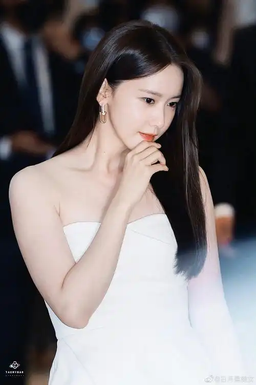 林允儿好身材__财经头条