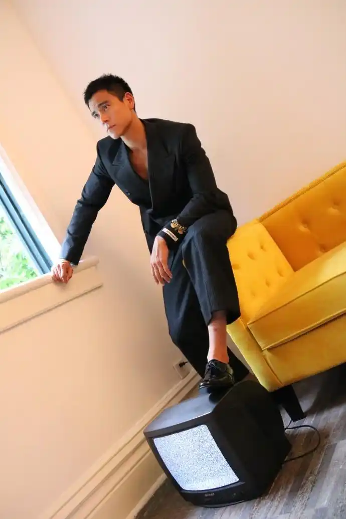 彭于晏最新帅气写真高清图片59