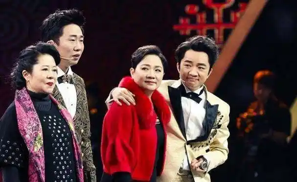 有一种长相叫"偏心",看到杨迪的妹妹,不由得心疼杨迪了_母亲_外貌