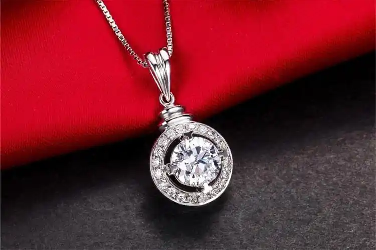 佐卡伊珠宝白18k金1克拉群镶结婚定制钻石吊坠_珠宝图片