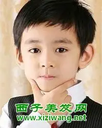 7岁男儿童短发发型 不但帅气也有个性的