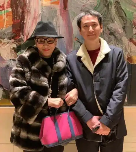 汤臣二少东传婚讯汤珈铖喜欢的女孩原来是她2