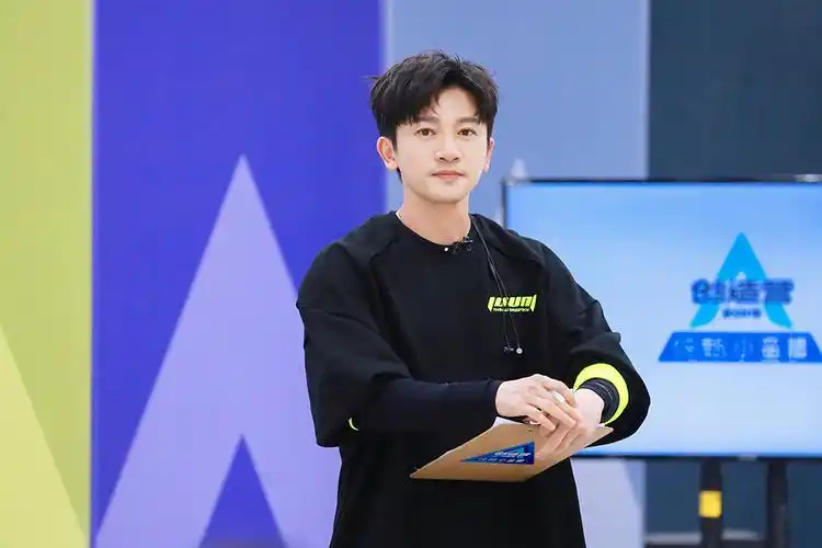 苏有朋《创造营2019》细致指点助力学员公演