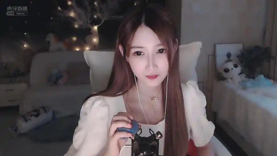 azz丶小太阳的直播