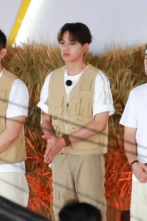 黄旭熙lucas 0530 三亚奔跑吧录制路透