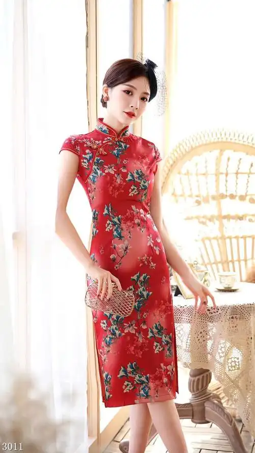 2020年中长款丝绸旗袍