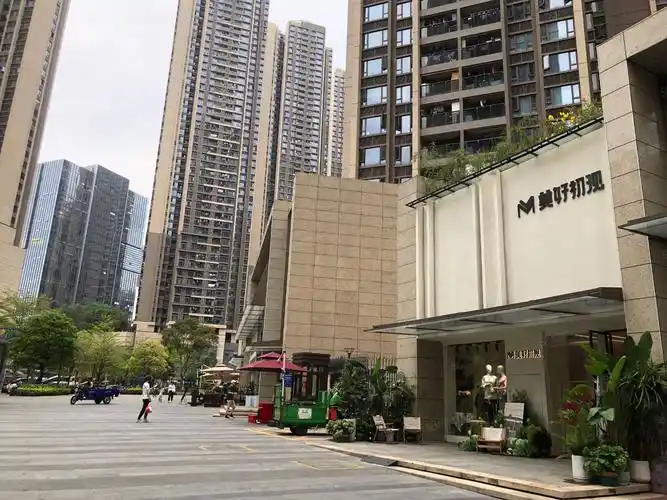 【13图】壹城中心小区门口,11米层高临街旺铺,一至三楼已做三层使用