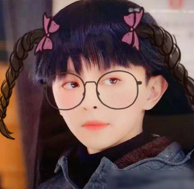 邓伦女装被全网diss"妖",粉丝现场p图,看图5:让我静静