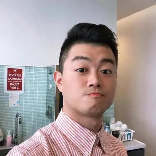 本人长得还可以,aloha:劲劲啊,上面有照片啥的,不过最近是有胖了些