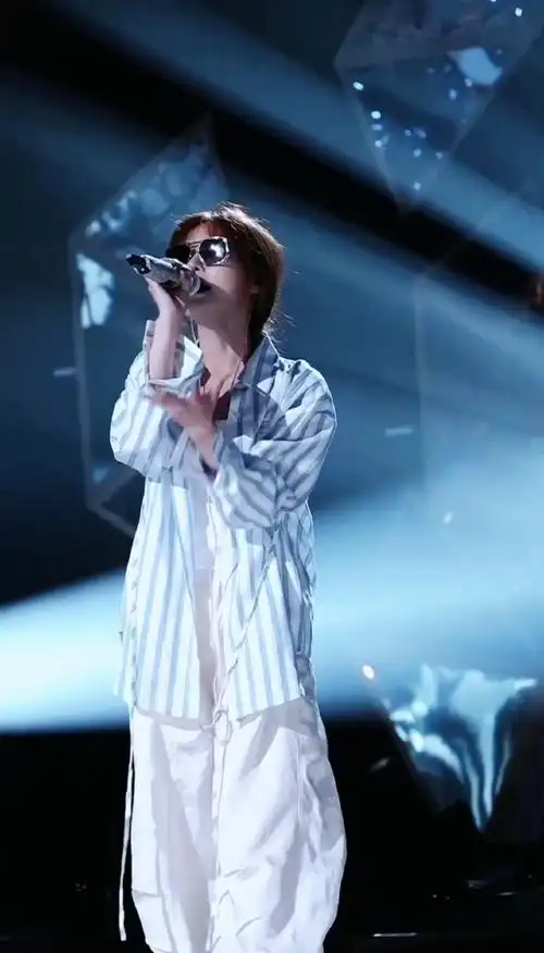 黄霄雲歌手彩排视频#  vocal看黄霄云发的歌手彩排视频给我看感读了