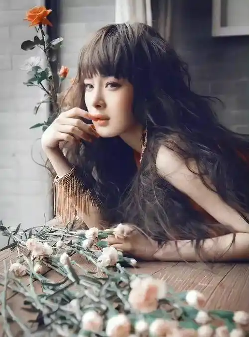 原创杨幂早年语录及照片流出长红十余年不是没有原因的