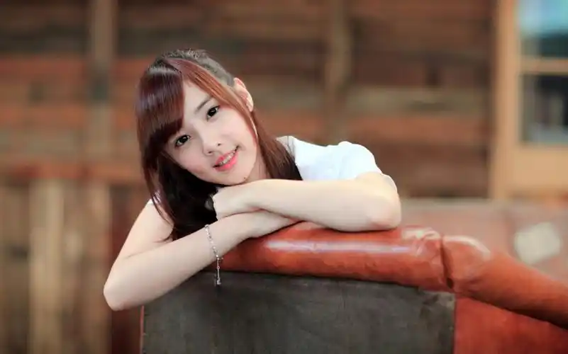 娇美可爱制服写真高清桌面壁纸-美女壁纸-手机壁纸下载-美桌网