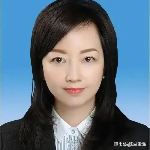 与前几位女高官落马原因不同,这位陈副区长掉进了自掘情欲的陷阱里