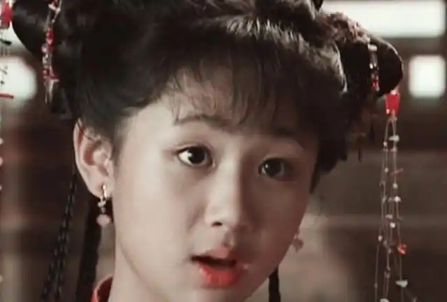 杨紫小时候有多灵气?眼睛里有星辰大海,从小就是实力派!