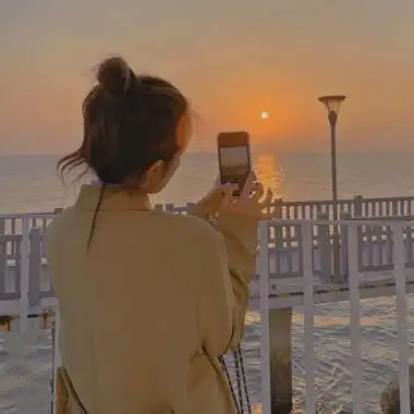 头像个性简约高冷女不露脸女生头像高冷侧脸超拽