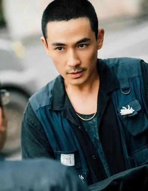 寸头才是检验颜值的标准!来看这8位的寸头造型,颜值高下立见