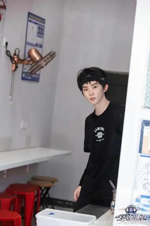 时代少年团表情好丰富##全员加速中#发布播前剧照@时代少年团队长