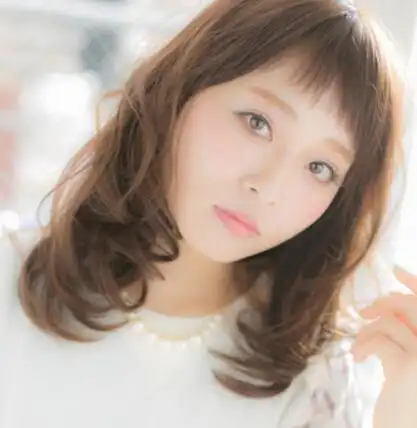 女生齐肩碎发发型图片 示范如何打理齐肩碎发(3)_女生发型_西子美发网