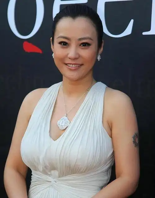 年轻时倾国倾城,老了却胖成"土肥圆",这7位发福的女星真可惜 - 娱乐