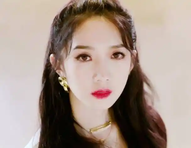 女演员方面,既有孟美岐,李沁,林允等新人演员上榜,也有舒淇,汤唯等