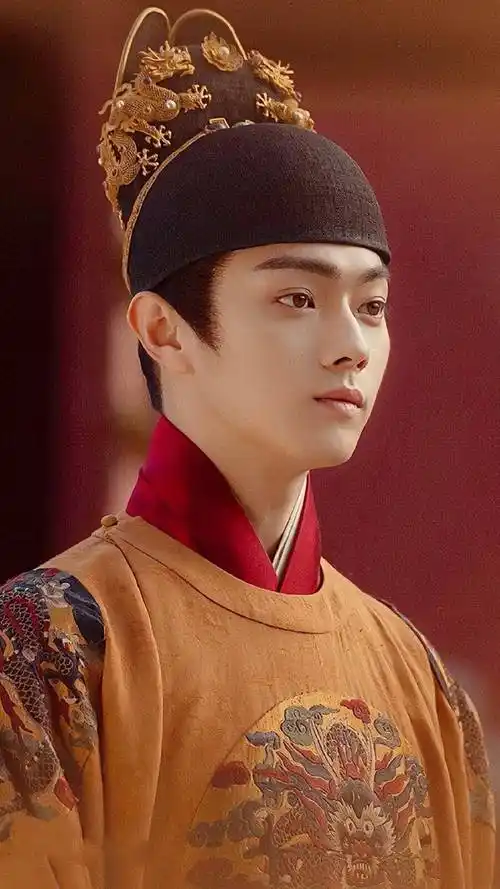 先是出现在于正制作的《半妖倾城2》,后来第三部剧《凤囚凰》宋威龙