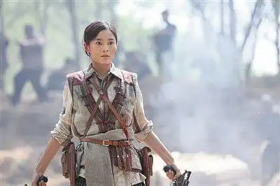 王媛可不忘初心认真演戏,疫情献爱心捐物资,这样的"纯妃"爱了