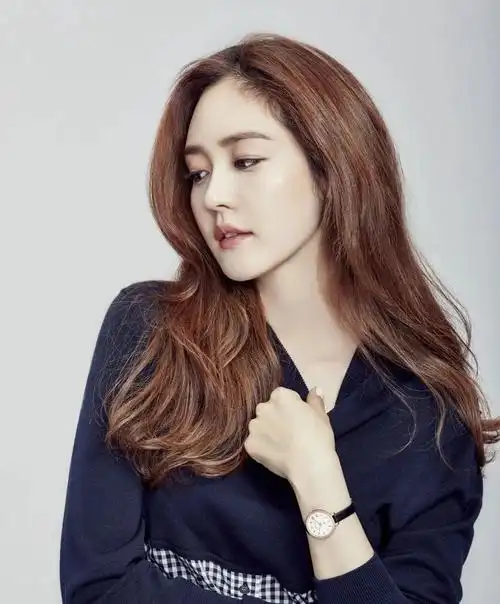 韩国女歌手成宥利