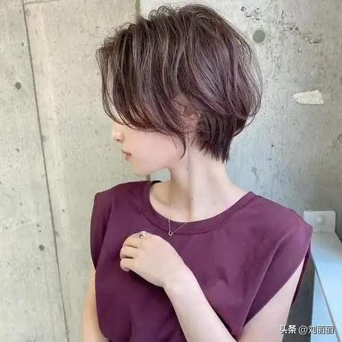 今年流行"四好"层次短发,立体蓬松很精致,适合大多数女性|短发|发型