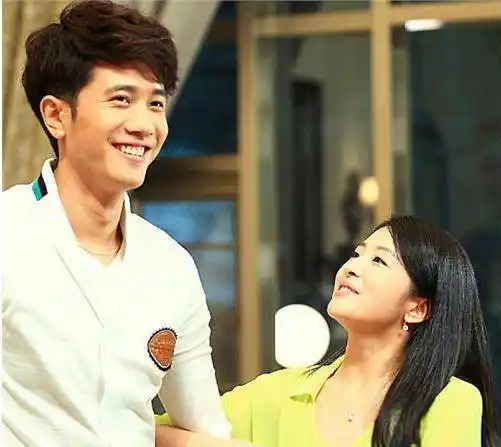 虽然和张含韵配一脸,但看这两部剧时觉得彭冠英和张子萱更登对哦_祝福