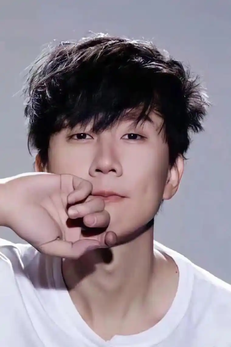 林俊杰壁纸白色衣服