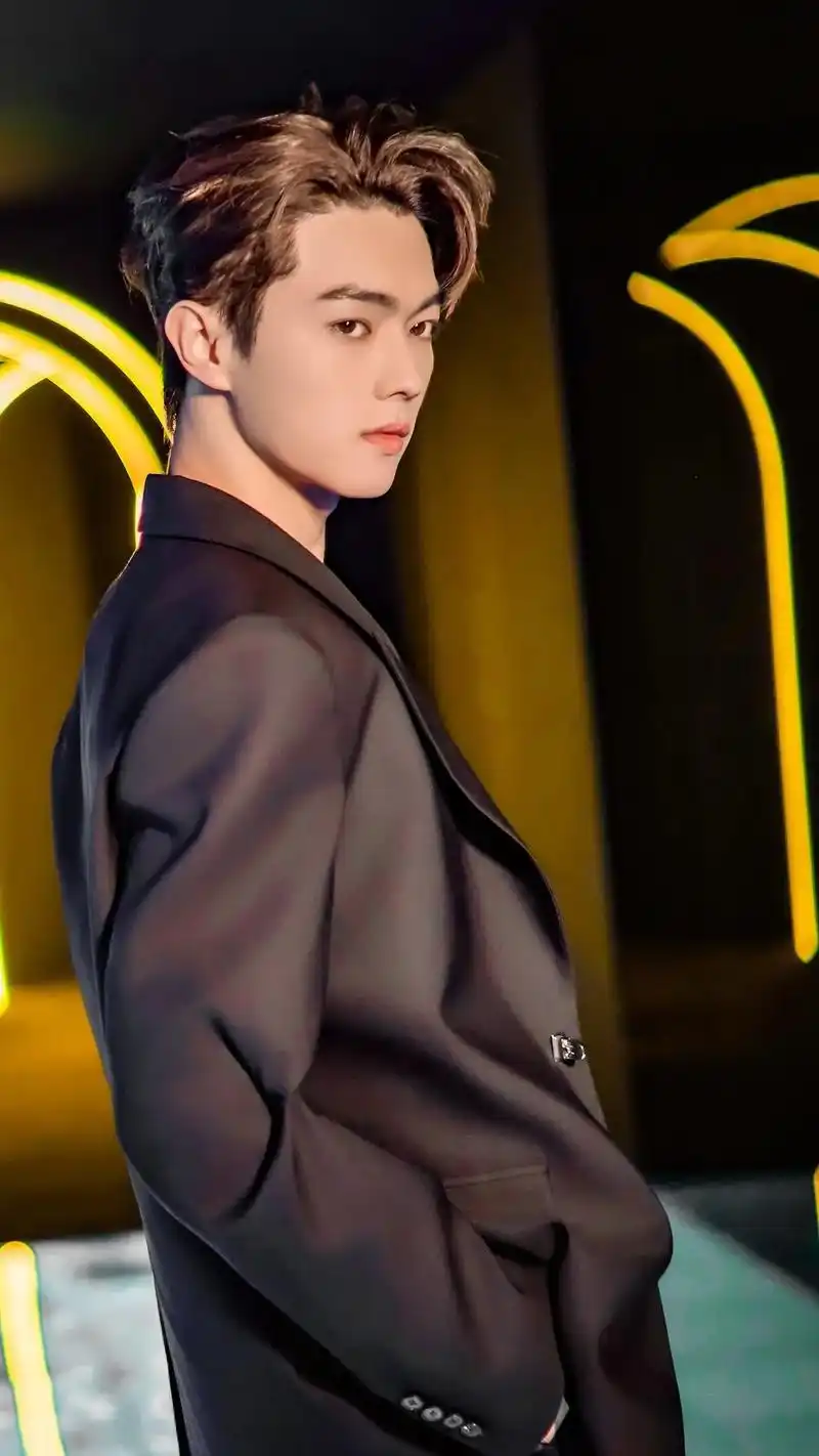 许凯精致的小脸可真俊,简直是女娲杰作#许凯 #这谁顶得住啊 - 抖音