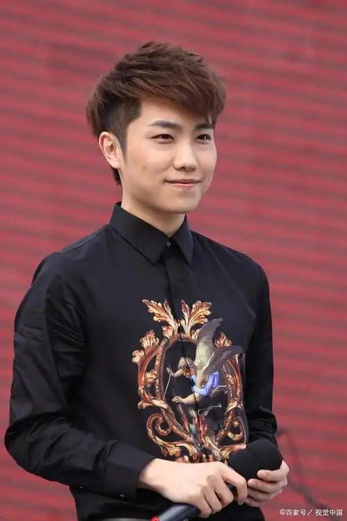 徐良教了13个学生,有12个学生写出了爆款歌,网友感叹:太厉害了