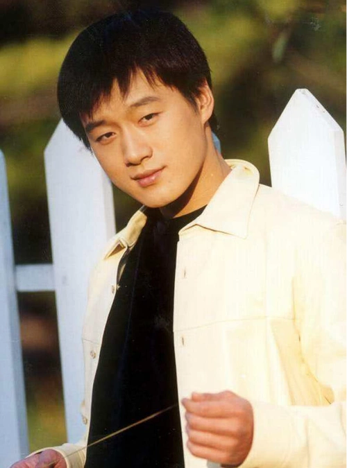 回顾佟大为为父亲自学针灸在身上扎针眼20年后终于创造奇迹