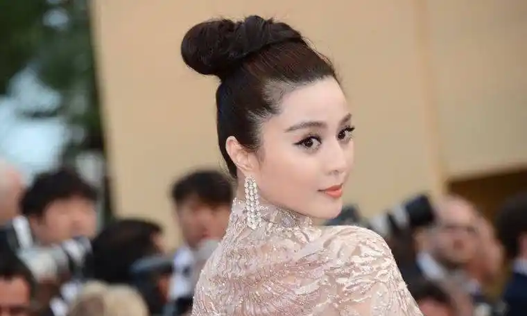 洪金宝承认送豪宅,范丞丞身世浮出,怎么回事呢?_范冰冰_电影_房子