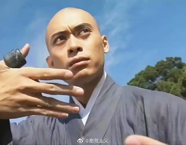 僧袍一加身#樊少皇武僧形象梦回天龙八部#的虚竹小僧人