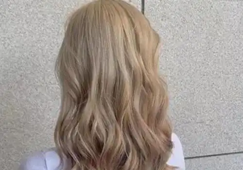 浅金亚麻色显白吗 适合什么肤色