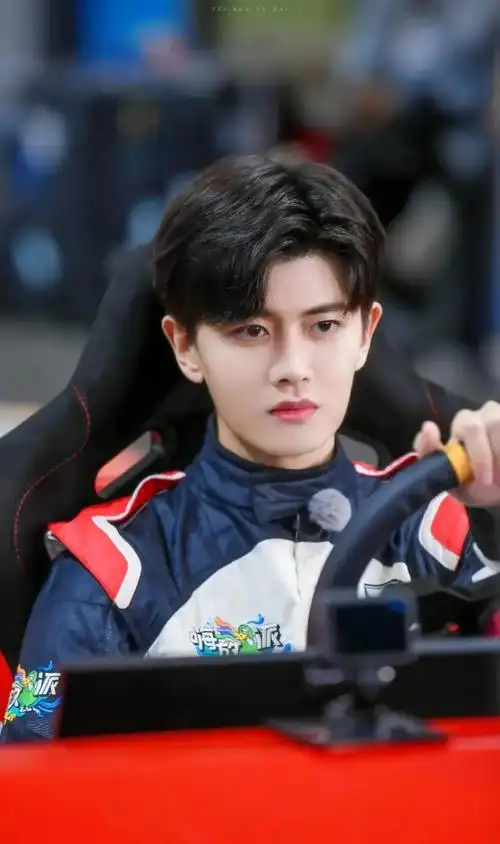 任嘉伦家在青岛还是北京(任嘉伦个人资料简介)_四五百科