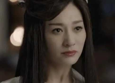 李小冉晒聚餐照,高露李沁王晓晨get同款动作,4美同框逆龄生长!