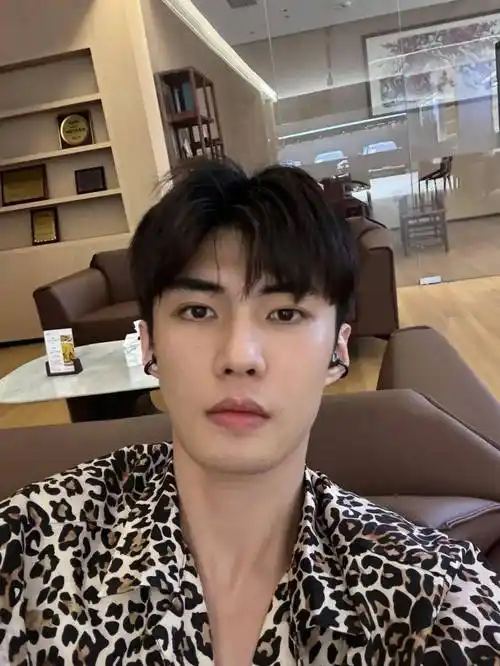 男生发型|开学夏日必备男生发型