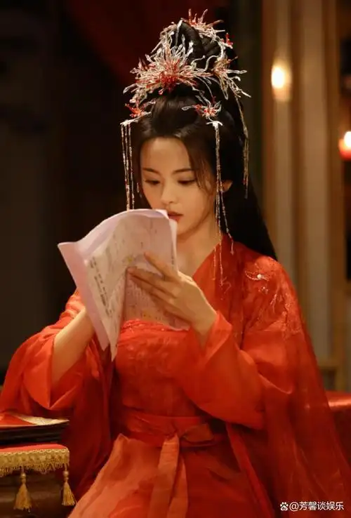 杨超越:古装好绝的一张脸,一双深邃的眼眸,为她加分不少