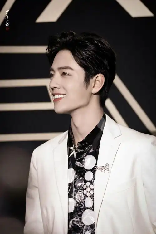 肖战超话#肖战#xz#肖战玉骨遥#收集一些心动瞬间的笑容着迷于你的笑容