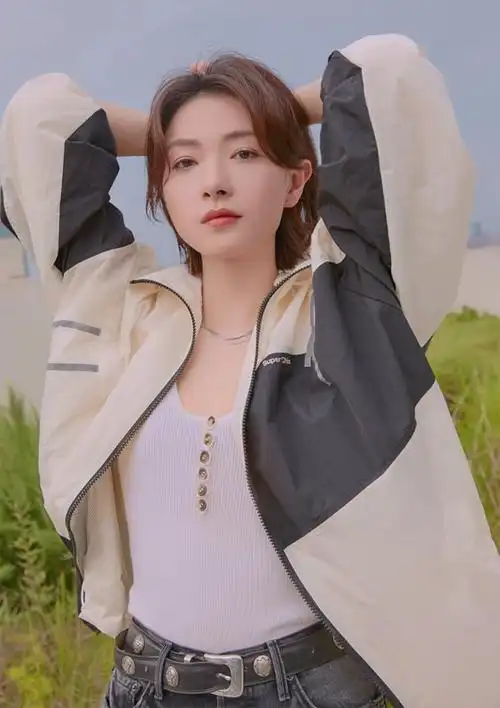 万茜结婚了没老公是谁(万茜惊艳的照片)