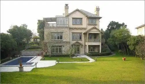 10天内拍出4块地王 北京楼市进入10万 豪宅时代