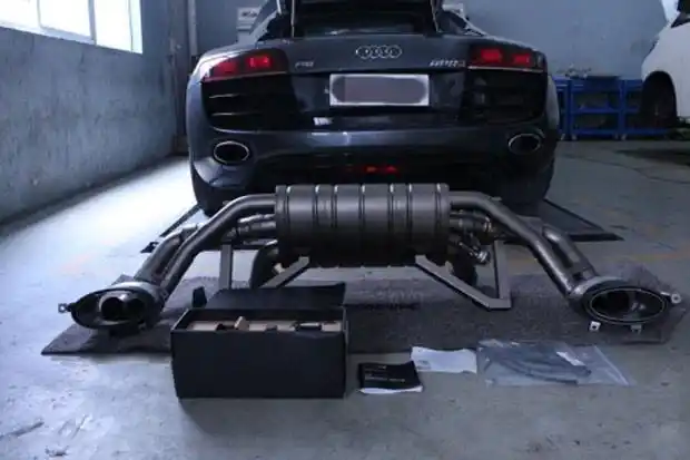 奥迪r8改装akrapovic款天蝎排气套件