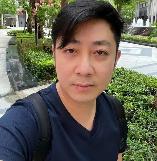 歌手艾辰资料和照片