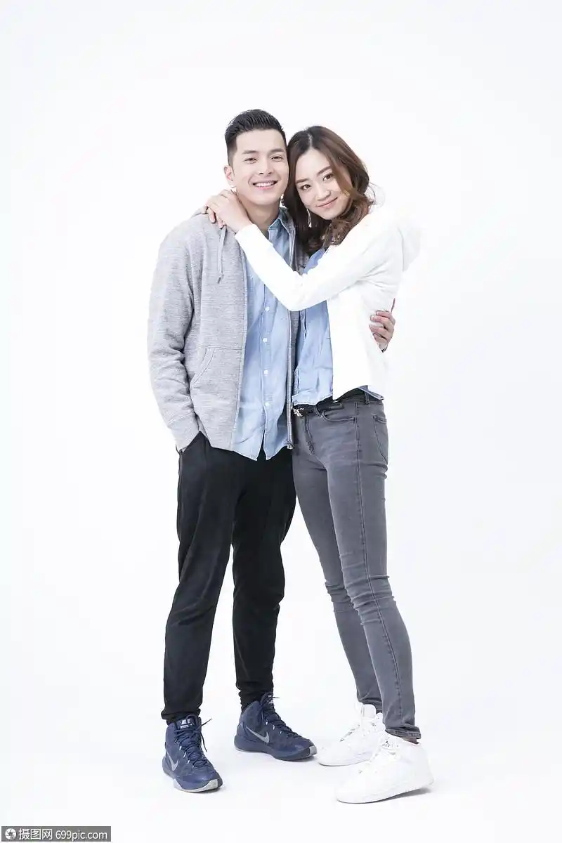 情侣甜蜜合影