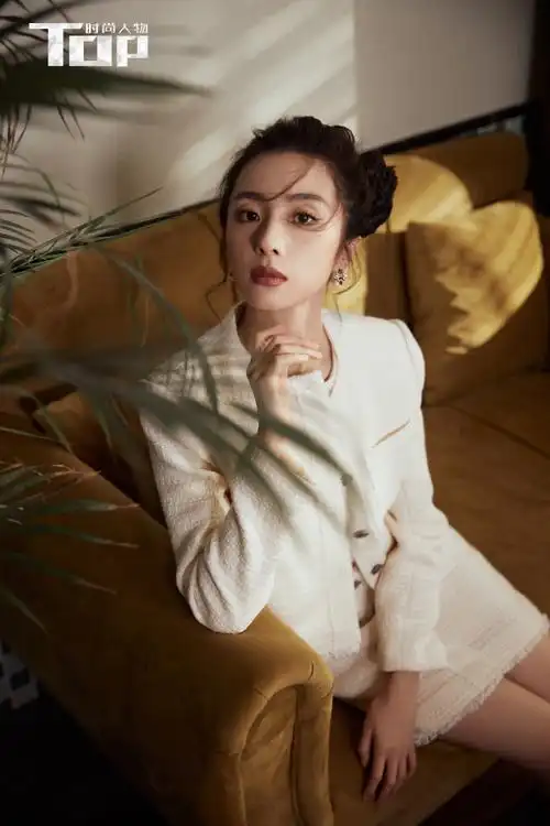 tops时尚人物##胡冰卿复古浮华大片##胡冰卿法式复古氛围感大片