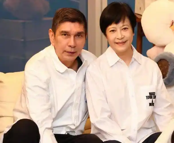 baby)于本月29号在自己的微博上晒出自己35周岁生日时的一张照片,并配