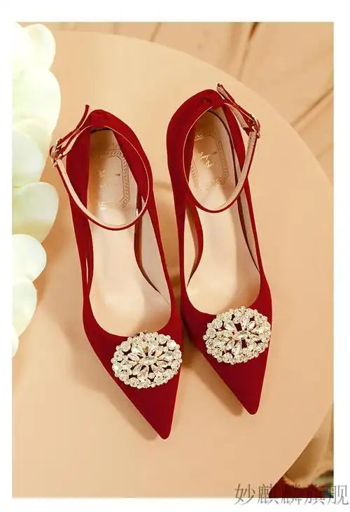 红色高跟鞋秀禾婚纱两穿中式珍珠方扣水钻单鞋绑带礼服婚鞋新娘鞋同款
