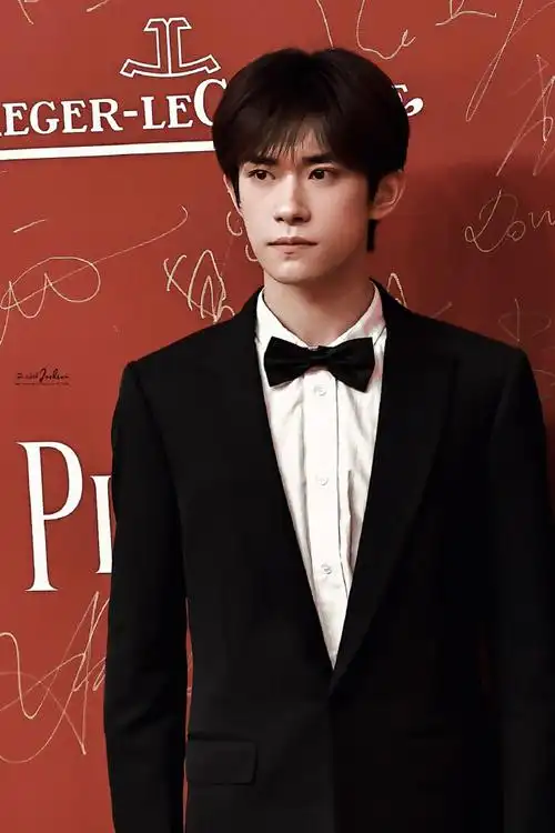 易烊千玺生图##上海国际电影节